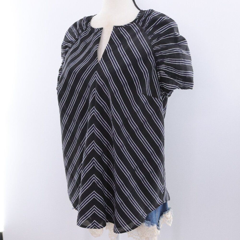 Ann Taylor | Short Sleeve Top Medium